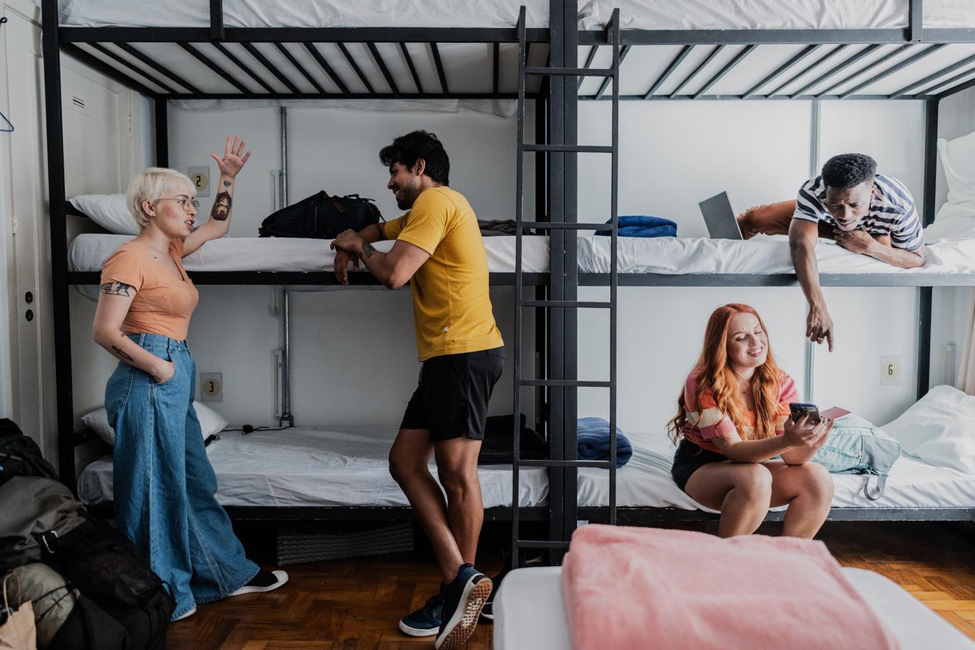 Lamparina Hostel *